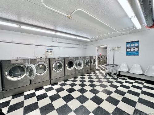 60 Strawberry Hill Ave, Stamford CT  06902-2600 exterior