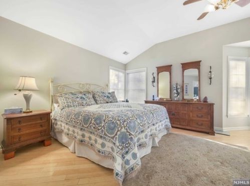 5 River Dell, Oakland NJ  07436-2302 exterior