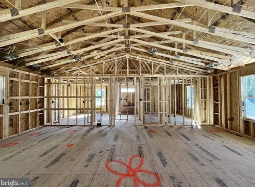 211 Erica Dr, Montross, VA 22520-4154