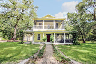 15974 111th Ave, Archer, FL 32618-3983