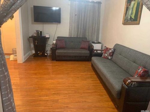 90-03 80th St, Jamaica, NY 11421-1106