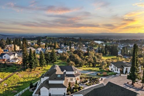 3736 Woodbourne Pl, Santa Rosa CA  95403-0941 exterior