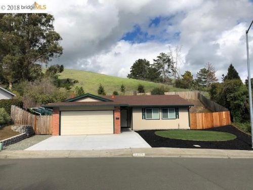 3757 Victor St, Pinole, CA 94564-1103