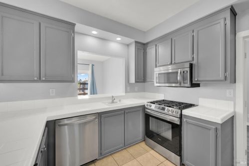 206 Donegal Ct, Vacaville CA  95688-9217 exterior