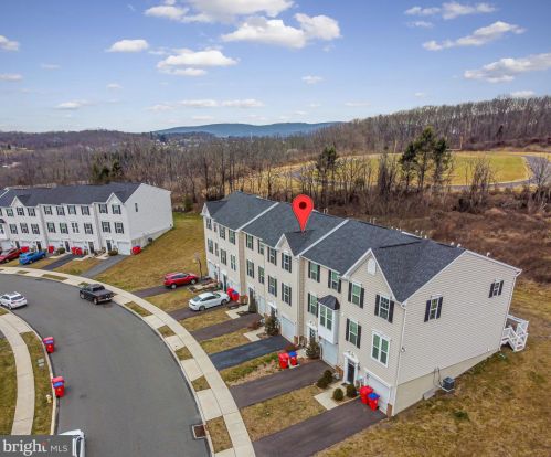 196 Stone Hill Dr, Pottstown, PA 19464-7514