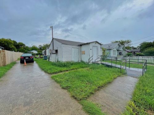 1519 Fordham Rd, Dallas TX  75216-6220 exterior