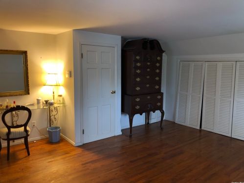 15 David Ct, West Islip NY  11795-3503 exterior