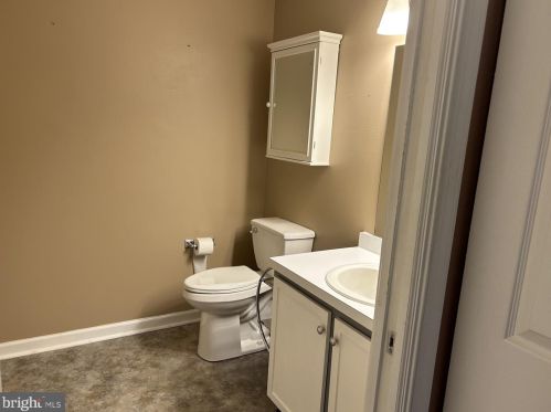 1422 Tristram Cir, West Deptford NJ  08051-2265 exterior