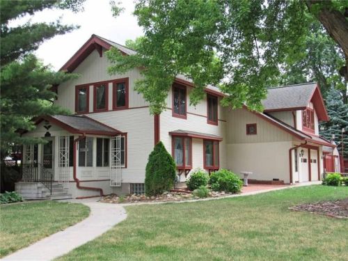 2114 Country Club Blvd, Ames, IA 50014-7015