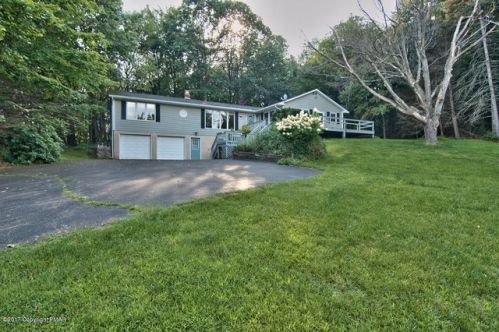 110 Wywamic Rd, Cresco PA  18326-7452 exterior