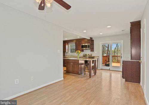 20015 Great Fls Frst Dr, Great Falls VA 22066-4233 exterior