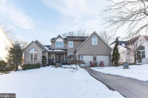9 Lakeworth Dr, Berlin Boro, NJ 08009-1171