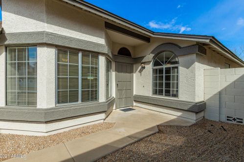 3648 Wahalla Ln, Glendale, AZ 85308-2235