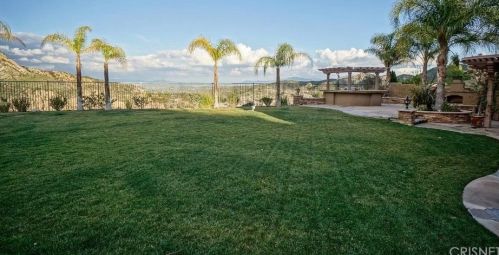 25883 Tulip Grove St, Santa Clarita, CA 91381-1823