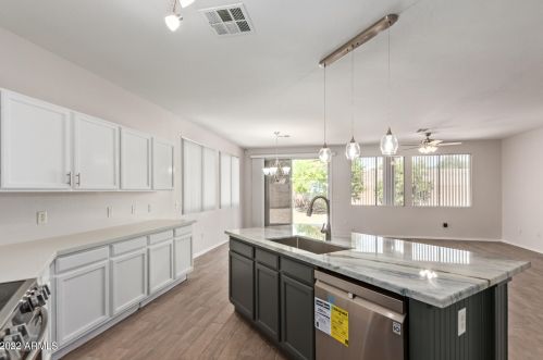 7124 Palmaire Ave, Glendale, AZ 85303-2541