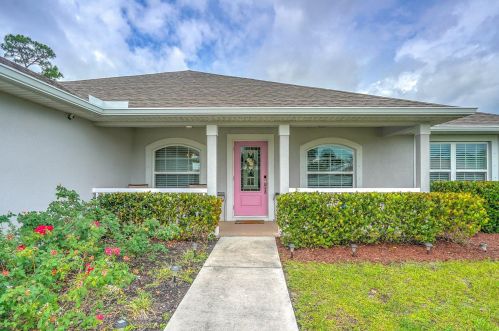 672 Monroe St, Fort Pierce, FL 34983-1077