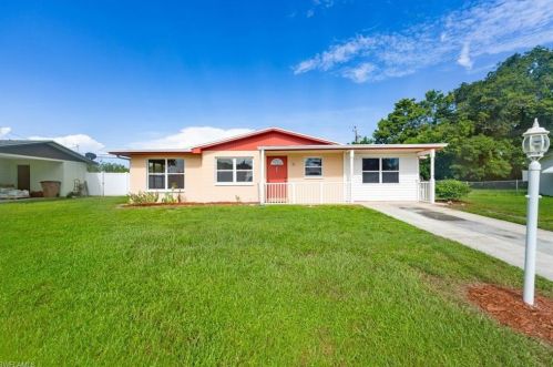 21 Alcala Ave, Lehigh Acres, FL 33936-6813