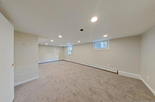 35 Riverview Rd, Rocky Hill CT  06067-1569 exterior