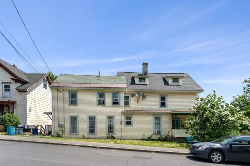 32 Maple St, Concord NH  03301-4201 exterior