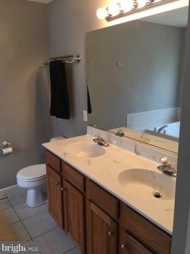 6641 Mine Dr, Macungie PA  18062-8713 exterior