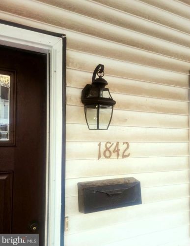 1842 North St, Harrisburg, PA 17103-1558
