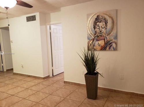 2780 62nd St, Hialeah FL  33016-5915 exterior