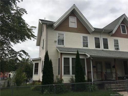 116 Hanover St, Bridgeport, CT 06604-3704