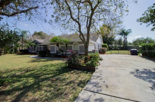 5939 Windwood Dr, Lakeland FL  33813-4805 exterior