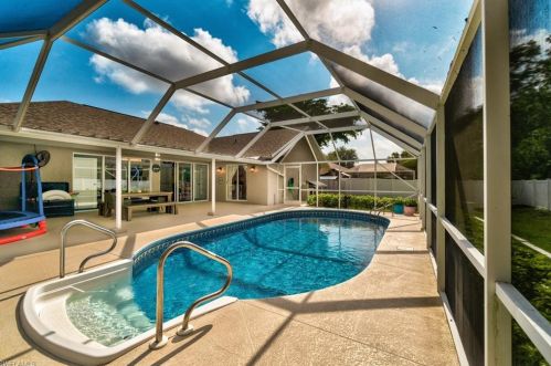 97 Heritage Way, Naples, FL 34110-1367