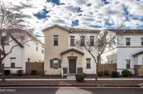 517 Citrus Ln, Gilbert, AZ 85234-7830