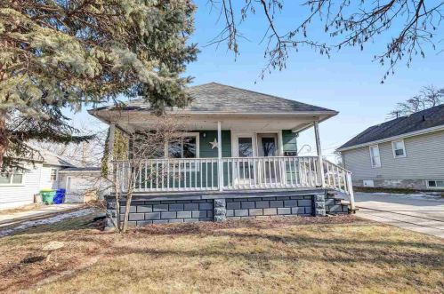 1108 Lyndon St, Green Bay, WI 54303-3844