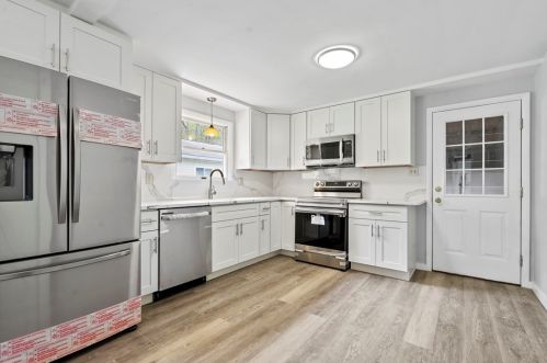 26 Shiska Ln, Clinton, PA 15026-1026