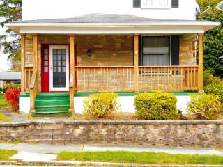 319 Kimberly Ave, Somerset, PA 15501-1439