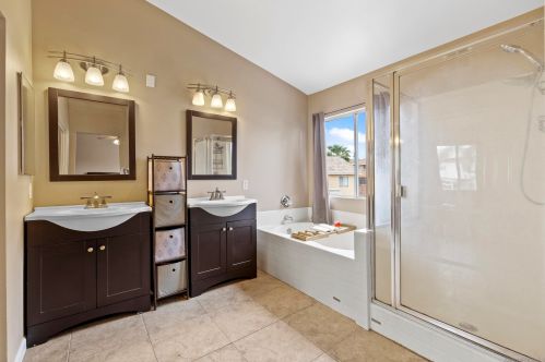 42092 Orange Blossom Dr, Temecula CA  92591-5542 exterior