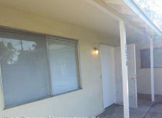 1070 Spruce St, Tulare CA  93274-6639 exterior