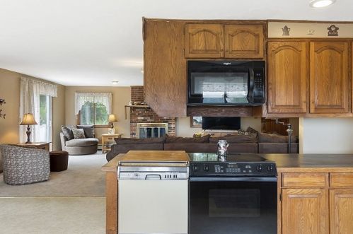 39 Steele St, Worcester MA  01607-1529 exterior