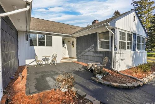 3 Fontane Dr, Cornwall, NY 12518-1705