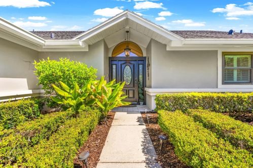 2604 Royal Liverpool Dr, Tarpon Springs, FL 34688-6336
