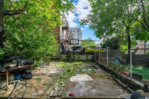 312 169th St, Bronx NY  10452-7701 exterior