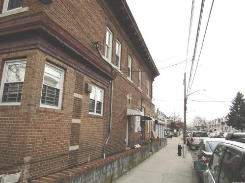 88-02 91st Ave, Jamaica, NY 11421-2822