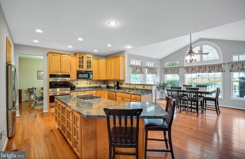 26 Kristen Ln, West Deptford NJ  08051-1672 exterior