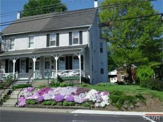 462 Main St, Sellersville, PA 18960-2110