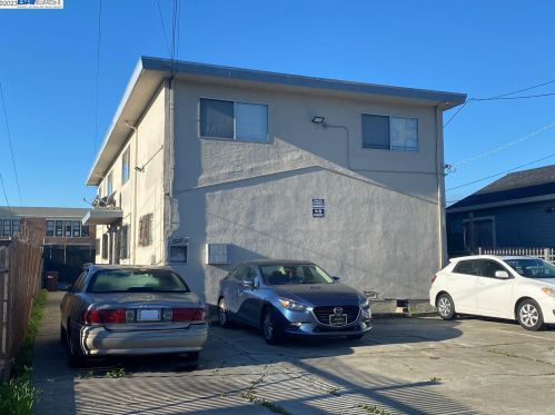 6235 Bromley Ave, Oakland, CA 94621-3861