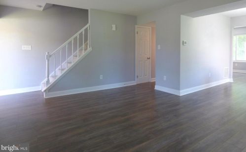 180 Stratton Ln, Mount Laurel, NJ 08054-3301