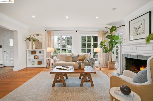 1230 Holman Rd, Oakland CA  94610-2541 exterior