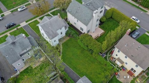 235 Seneca Pl, Westfield NJ  07090-4348 exterior