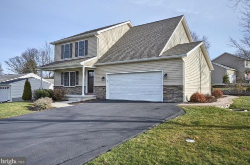 515 Spring Run Dr, Navy Sup Dpt, PA 17055-5580