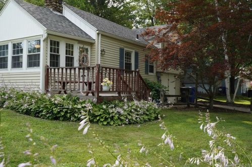 121 Lakeview Dr, Coventry, CT 06238-2822