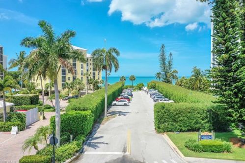 3500 Gulf Shore Blvd, Naples, FL 34103-3631