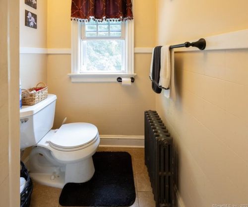 106 Country Club Rd, Waterbury CT  06762-3113 exterior